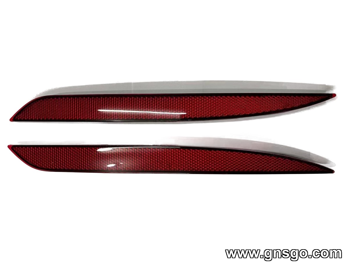 Rear Bumper Lamp - Right Hand, OE 1626227-00-A — Model Y (2020–2024)
